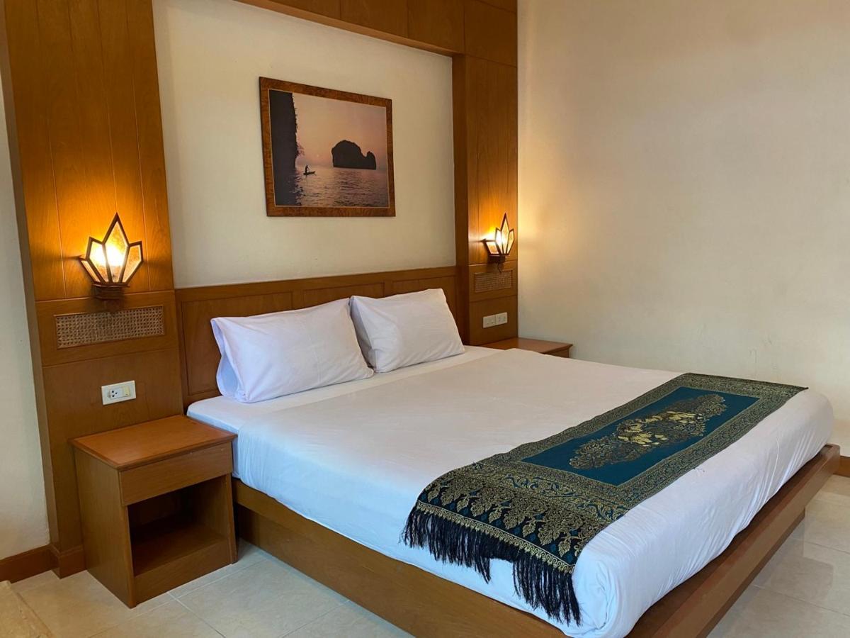 Baan Sudarat Hotel Пхукет Номер фото