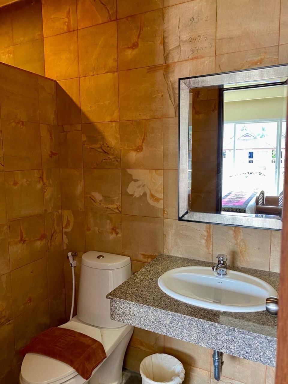Baan Sudarat Hotel Пхукет Номер фото